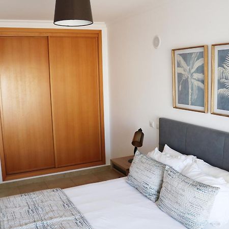 3 Bedroom Apartment With Indoor Pool Central Lagos Extérieur photo
