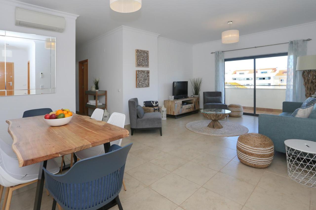 3 Bedroom Apartment With Indoor Pool Central Lagos Extérieur photo