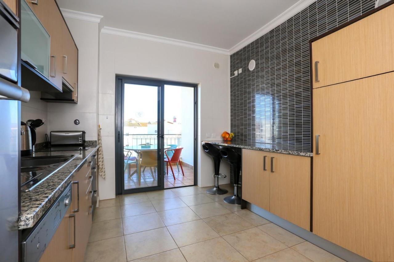 3 Bedroom Apartment With Indoor Pool Central Lagos Extérieur photo