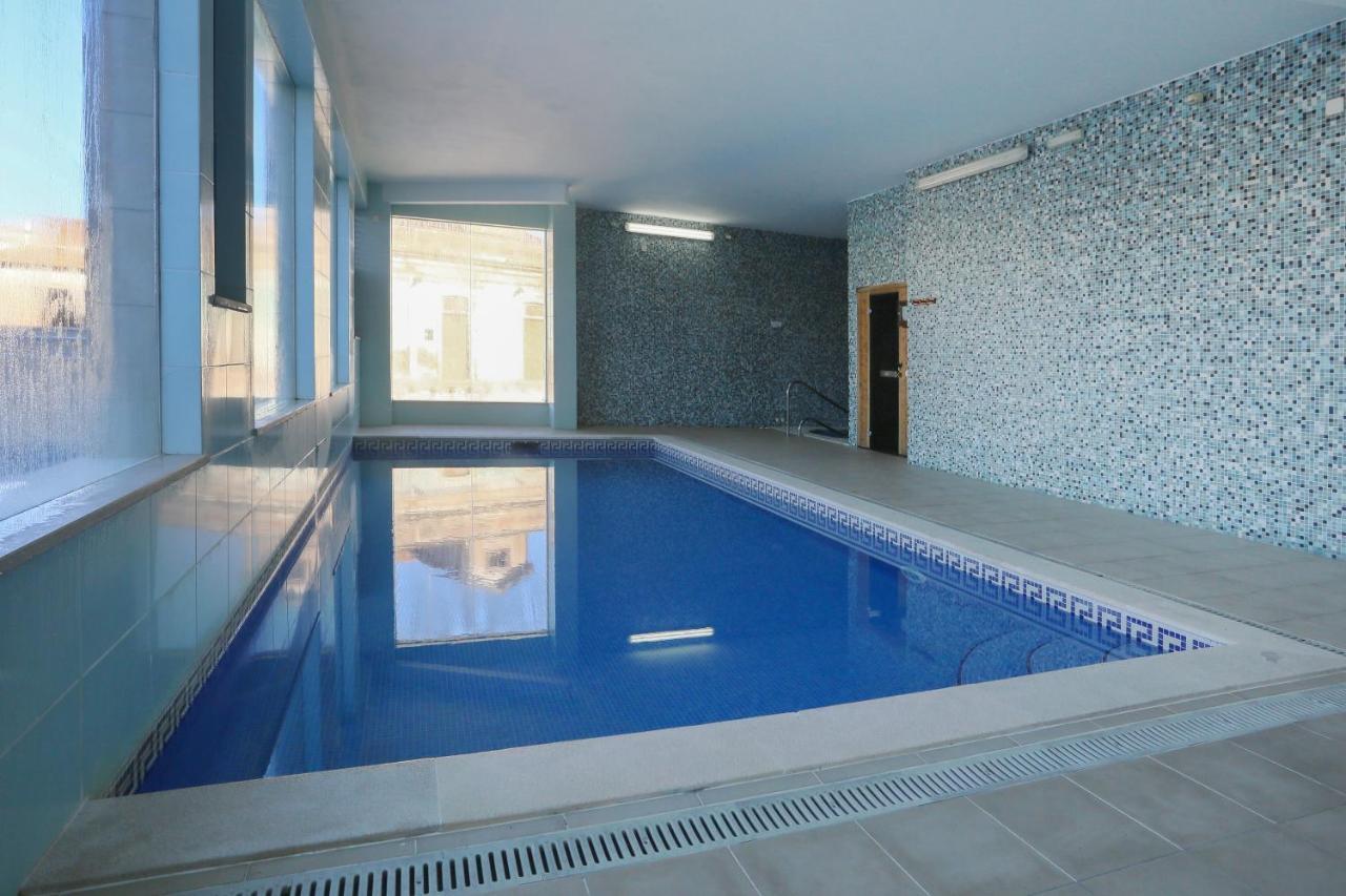 3 Bedroom Apartment With Indoor Pool Central Lagos Extérieur photo