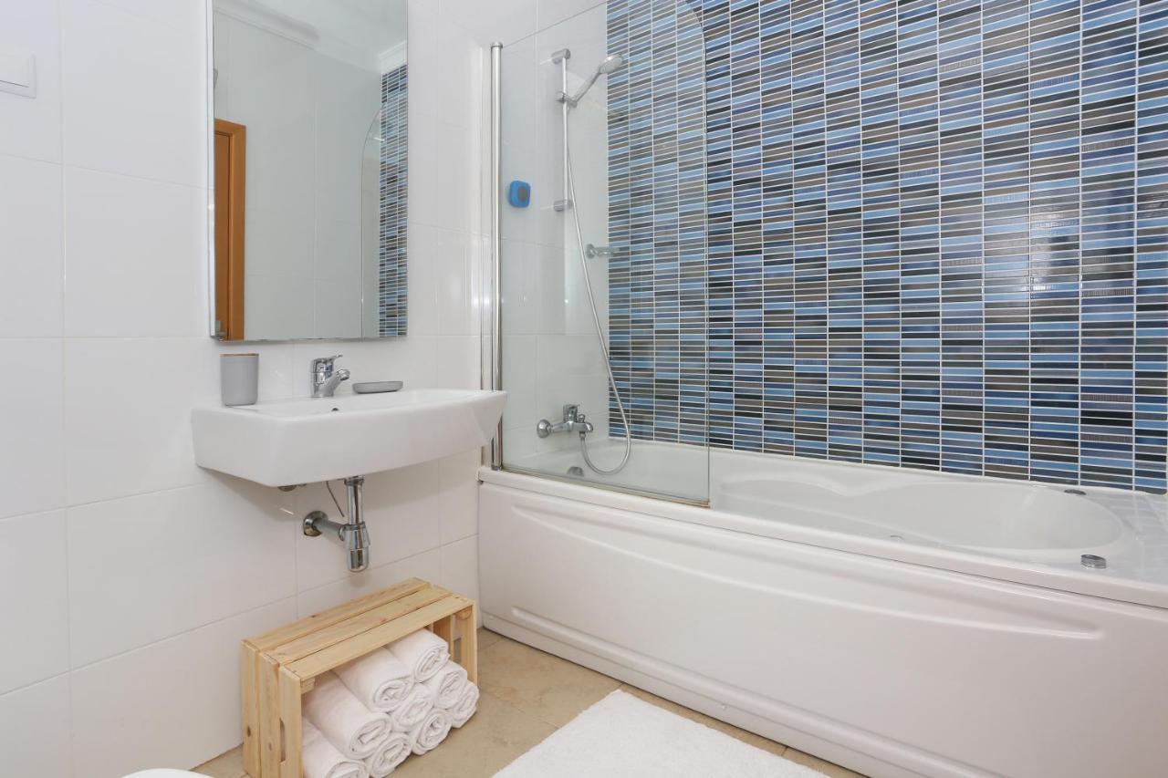 3 Bedroom Apartment With Indoor Pool Central Lagos Extérieur photo
