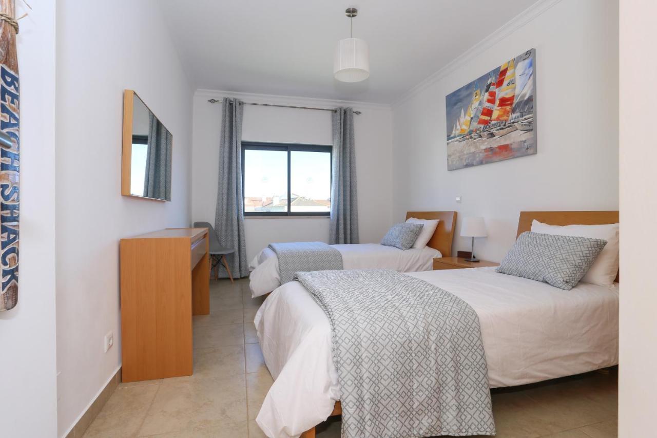 3 Bedroom Apartment With Indoor Pool Central Lagos Extérieur photo