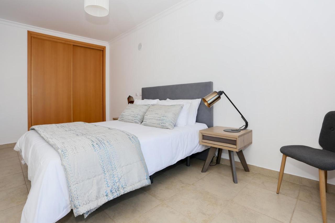 3 Bedroom Apartment With Indoor Pool Central Lagos Extérieur photo