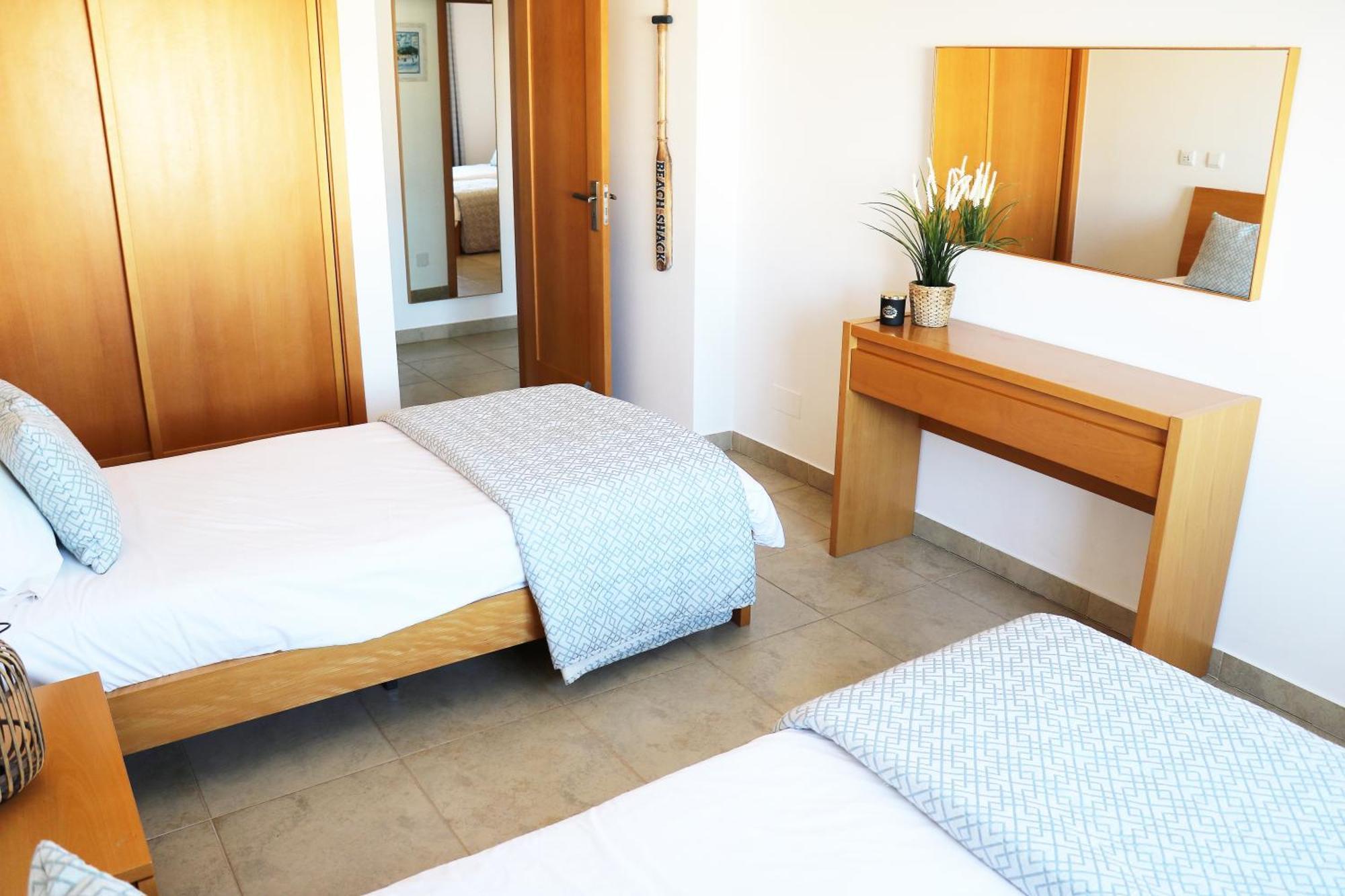 3 Bedroom Apartment With Indoor Pool Central Lagos Extérieur photo